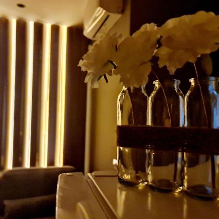 Sunny Apartment - Blloku Tirana, Near Lake Luaran gambar
