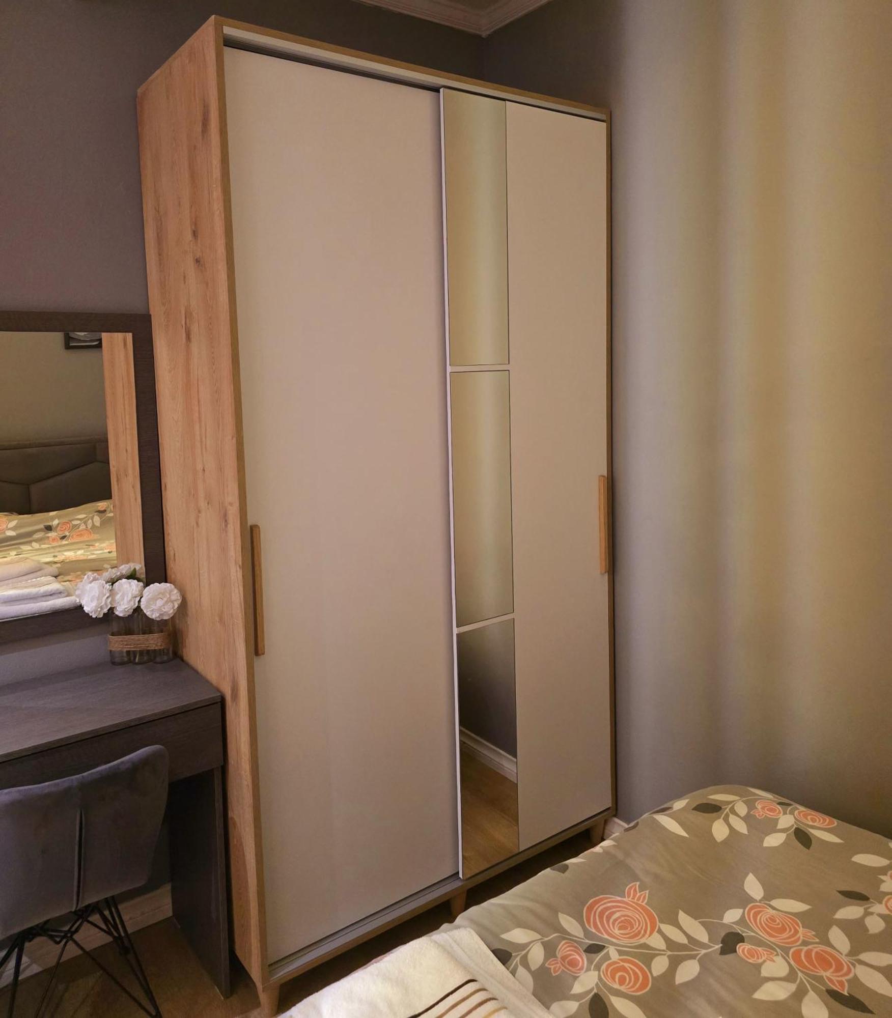 Sunny Apartment - Blloku Tirana, Near Lake Luaran gambar